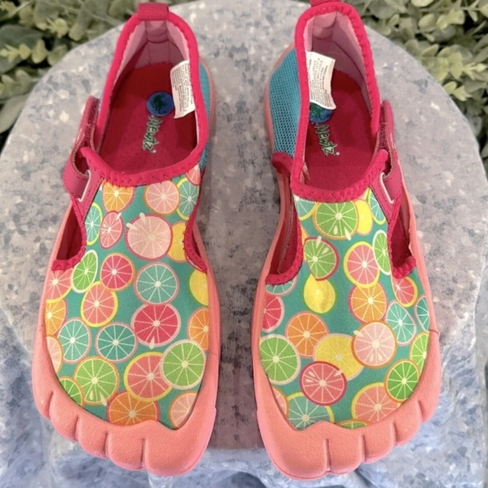 NEWTZ Pink&Blue Citrus Watershoes Rubber BumpToe Summer Play Shoes Girls 4/5 New - Picture 4 of 11